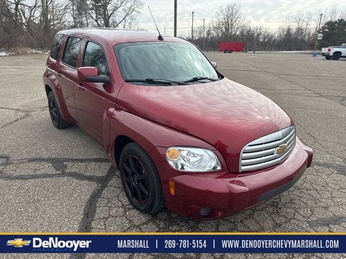 Used 2009 Chevrolet HHR LT image 7