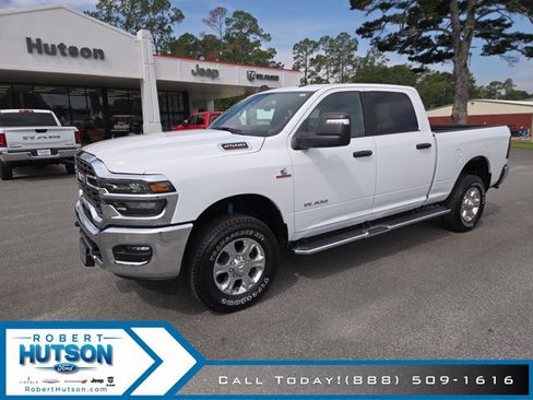 Used 2025 RAM 2500 Big Horn AWD/4WD image 2