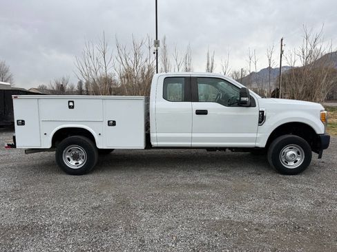 Used 2017 Ford F350 XL image 2