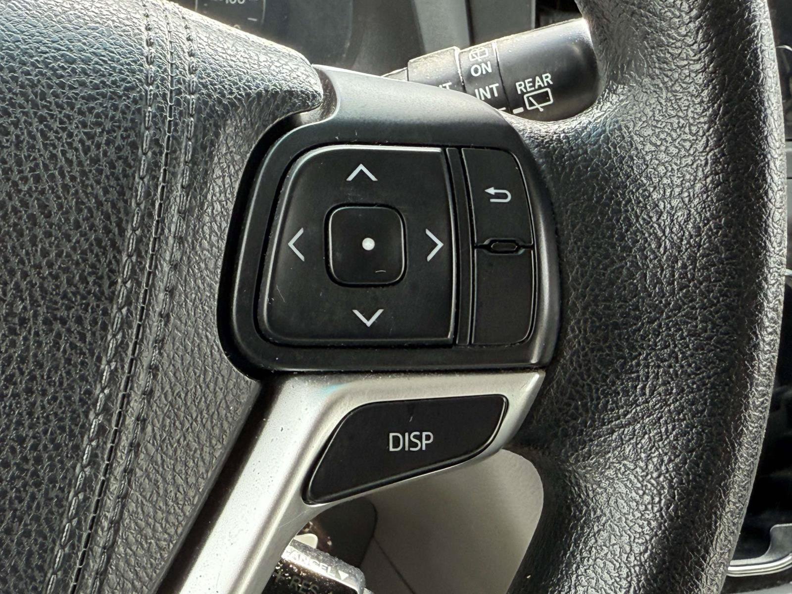 Used 2015 Toyota Sienna LE FWD image 29