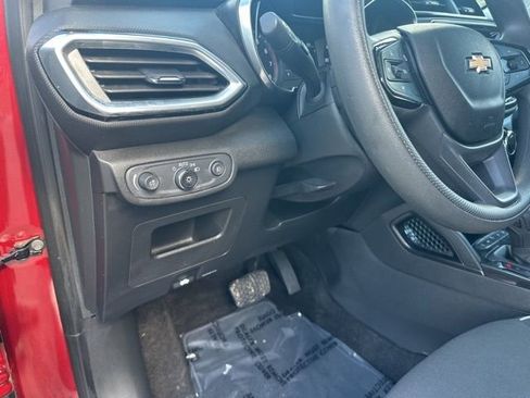 Used 2023 Chevrolet TrailBlazer LT w/ Convenience Package image 11
