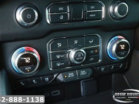 Used 2024 GMC Yukon AT4 AWD/4WD image 25