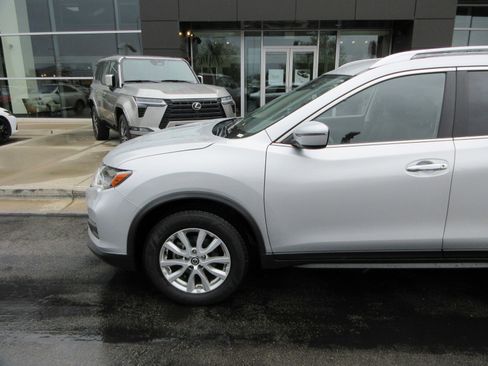Used 2020 Nissan Rogue S w/ Special Edition Package AWD/4WD image 2