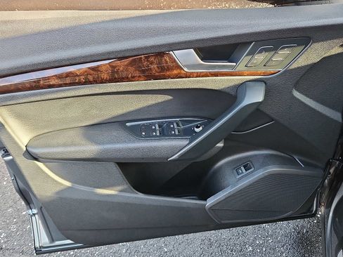 Used 2018 Audi Q5 2.0T Premium Plus w/ Premium Plus Package image 12