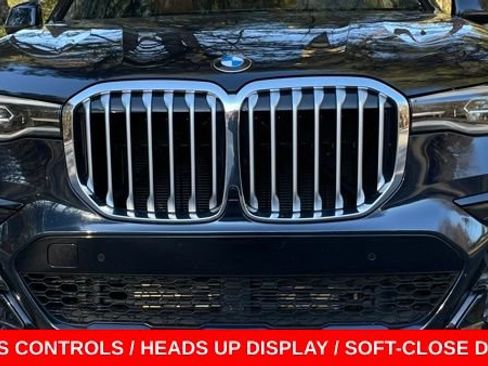 Used 2022 BMW X7 xDrive40i w/ M Sport Package AWD/4WD image 3
