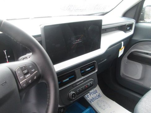 New 2025 Ford Maverick XLT image 10