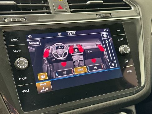 Used 2022 Volkswagen Tiguan SE w/ Panoramic Sunroof Package image 14