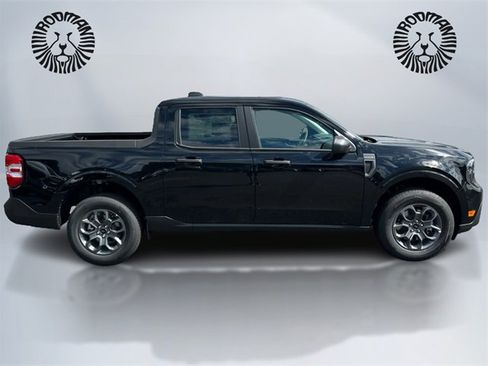 New 2025 Ford Maverick XLT image 4