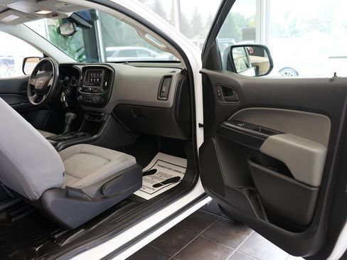 Used 2020 Chevrolet Colorado W/T RWD image 34