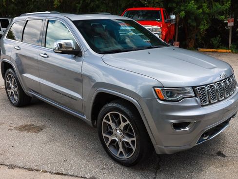 Used 2020 Jeep Grand Cherokee Overland RWD image 9
