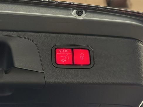 Used 2022 Mercedes-Benz GLC 300 4MATIC image 15