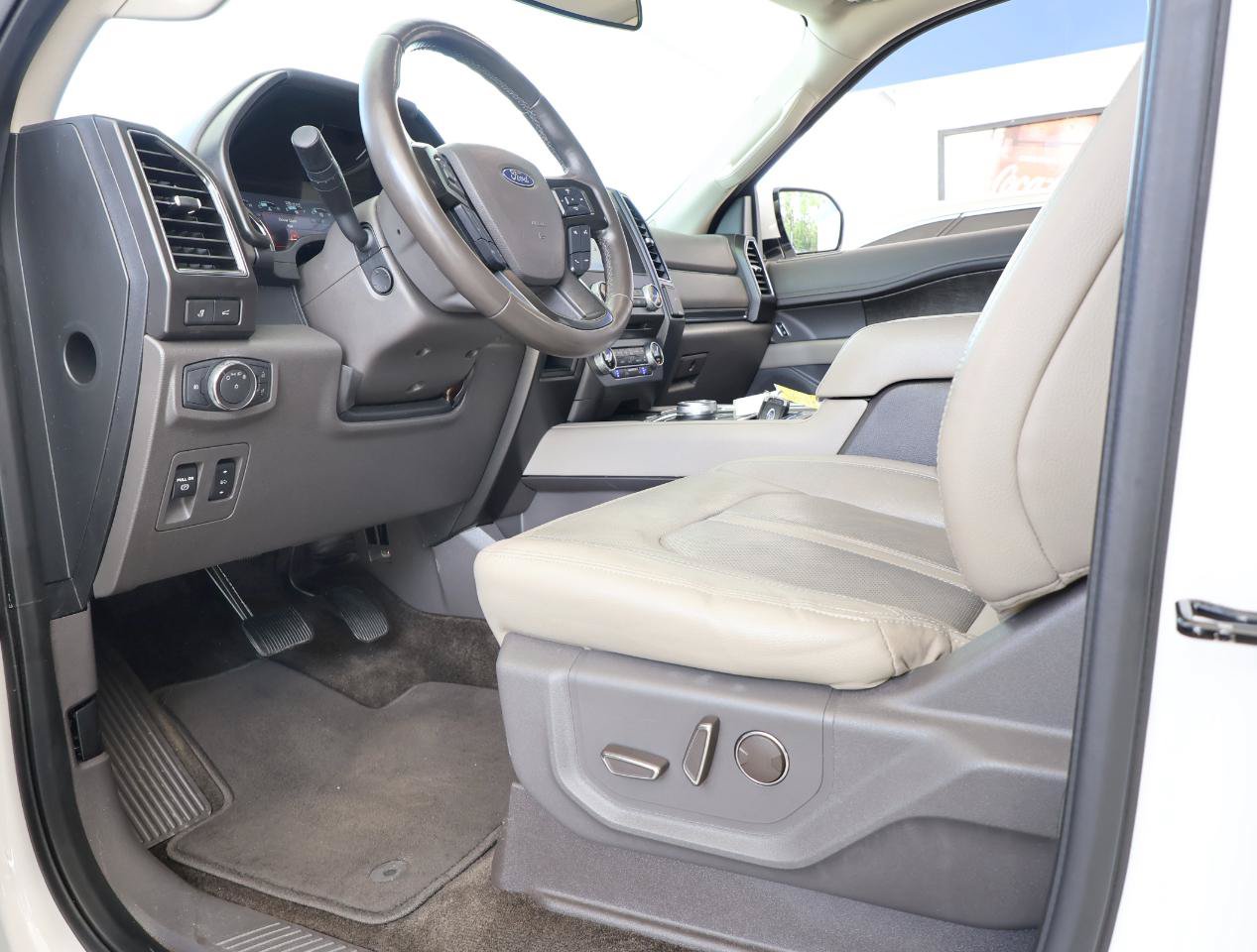 Used 2018 Ford Expedition Limited w/ Equipment Group 302A RWD image 31