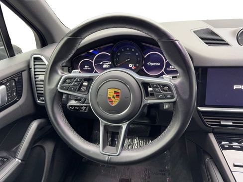Used 2022 Porsche Cayenne image 55