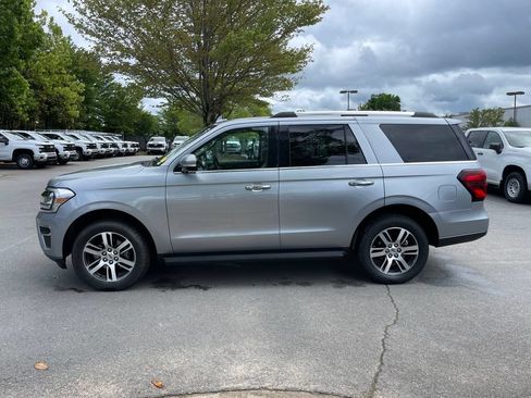 Used 2024 Ford Expedition Limited RWD image 4