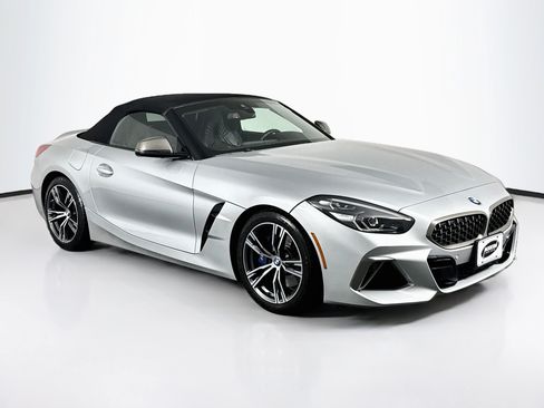 Used 2020 BMW Z4 M40i w/ Premium Package RWD image 2