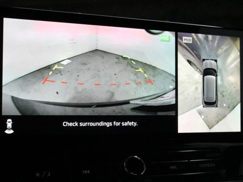 New 2025 Mitsubishi Outlander SE image 13