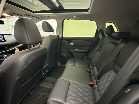 New 2026 Nissan Rogue Platinum w/ Platinum Premium Package AWD/4WD image 10