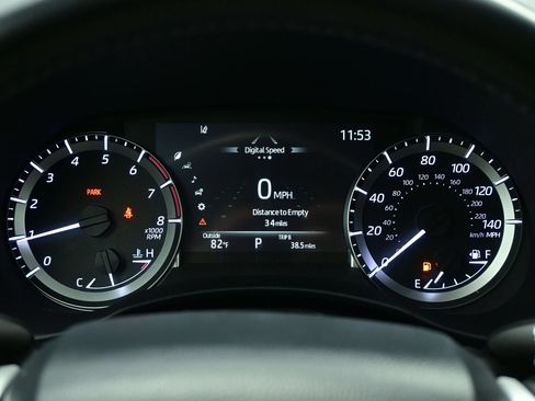 Used 2024 Toyota Highlander LE AWD/4WD image 25