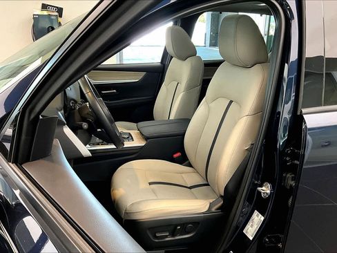 Used 2025 MAZDA CX-90 Plug-In Hybrid w/ Preferred image 8