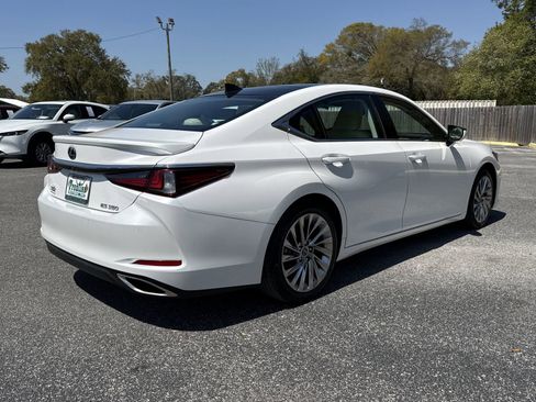 Used 2022 Lexus ES 350 Ultra Luxury w/ Accessory Package 2 image 5