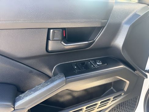 Used 2025 Toyota Tacoma SR image 23