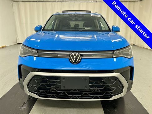 Certified 2025 Volkswagen Taos SEL image 5