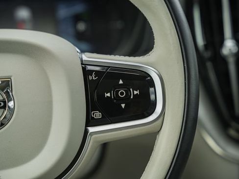 Certified 2025 Volvo XC60 T8 Ultra w/ Protection Package Premier AWD/4WD image 28