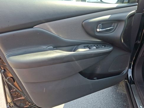 Used 2023 Nissan Murano SV w/ SV Midnight Edition Package FWD image 12