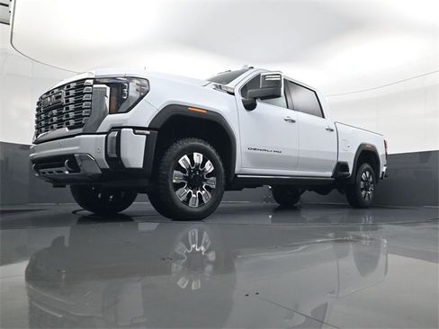 New 2026 GMC Sierra 3500 Denali w/ Denali Reserve Package image 21