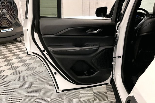 Used 2023 Jeep Grand Cherokee Altitude AWD/4WD image 22