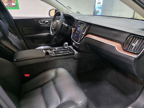 Used 2023 Volvo S60 T8 Plus image 22