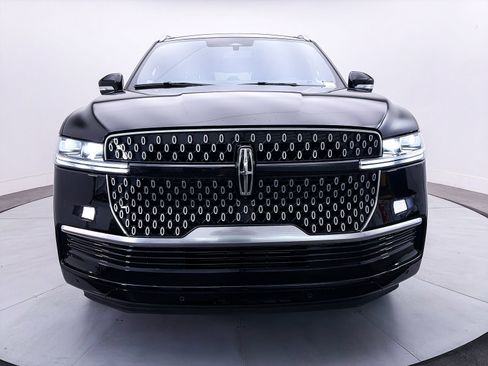 Used 2025 Lincoln Navigator Reserve AWD/4WD image 14