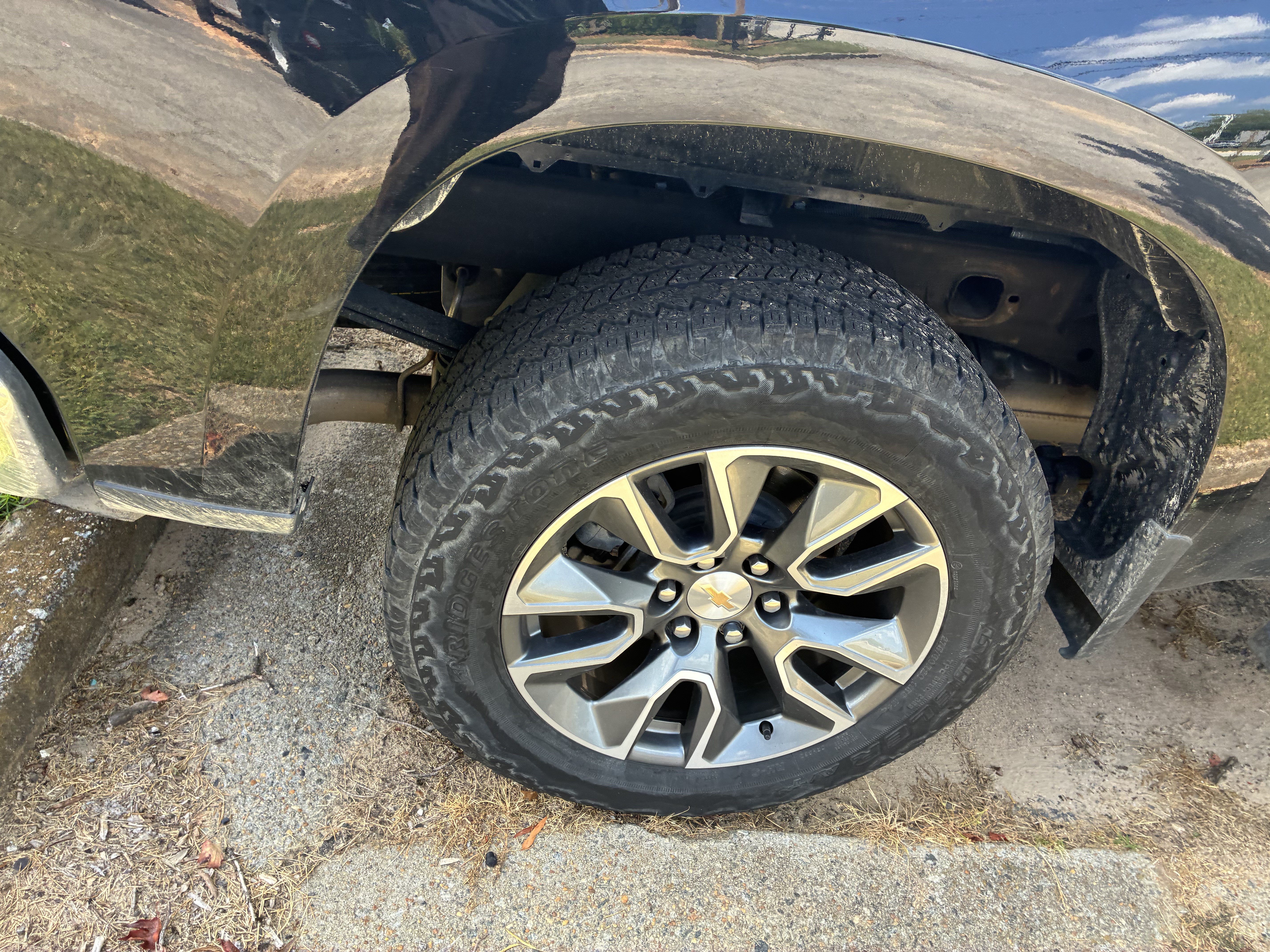 Used 2024 Chevrolet Silverado 1500 LT AWD/4WD image 9