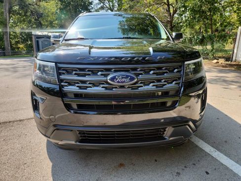 Used 2018 Ford Explorer XLT w/ Equipment Group 202A image 2