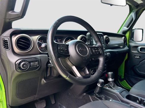 Used 2018 Jeep Wrangler Unlimited Sport S AWD/4WD image 9