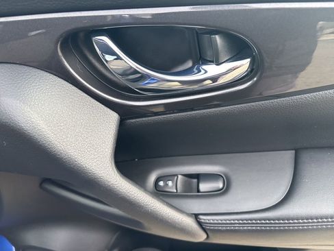 Used 2020 Nissan Rogue S w/ Special Edition Package image 28