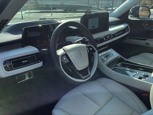 New 2026 Lincoln Aviator 2WD image 6