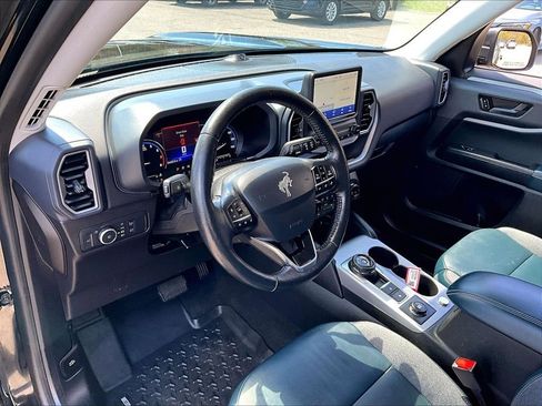 Used 2022 Ford Bronco Sport Outer Banks w/ Tech Package AWD/4WD image 8