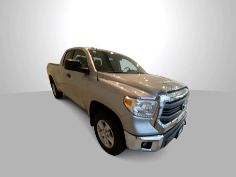 Used 2014 Toyota Tundra SR5 AWD/4WD image 2