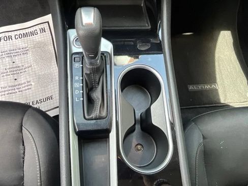 Used 2024 Nissan Altima 2.5 SV FWD image 18
