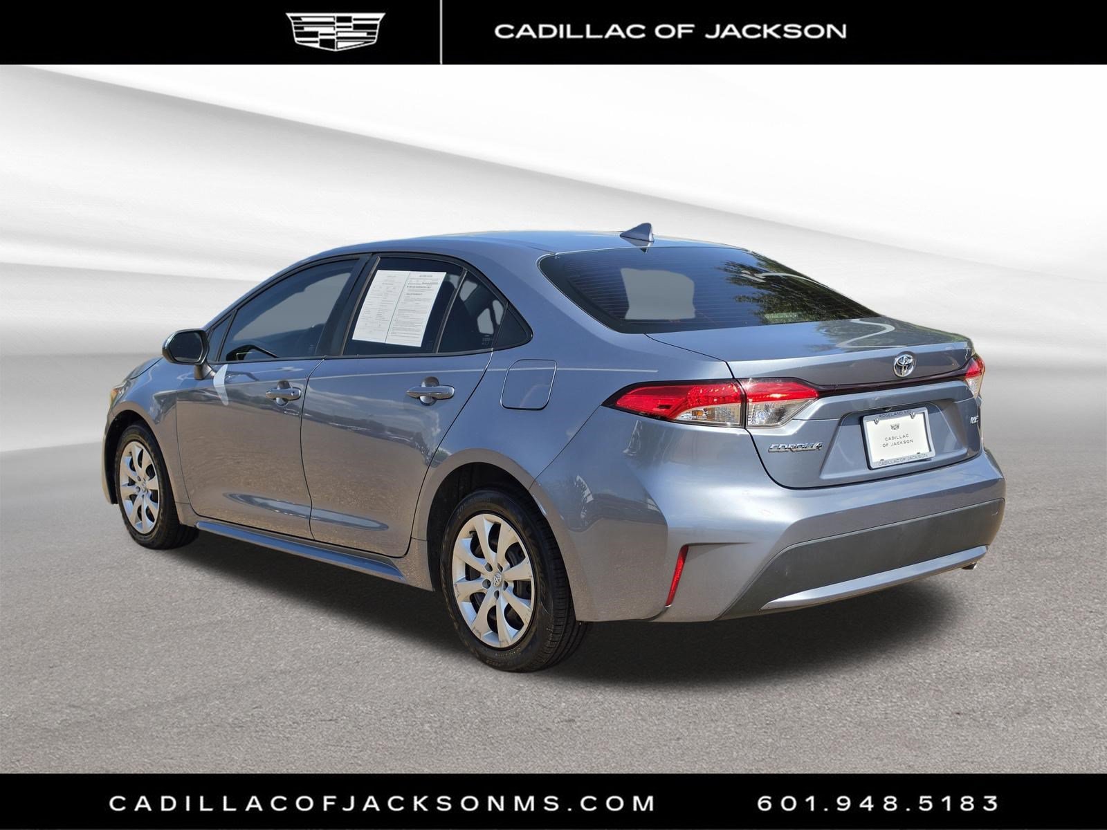 Used 2021 Toyota Corolla LE FWD image 3