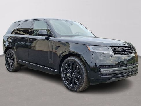 New 2025 Land Rover Range Rover SE image 2
