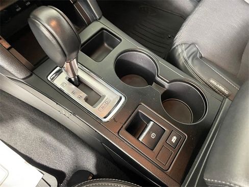 Used 2016 Subaru Legacy 3.6R Limited w/ Popular Package #4 image 9