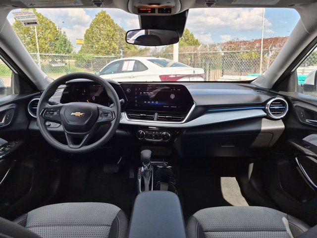 Used 2026 Chevrolet Trax LT FWD image 23
