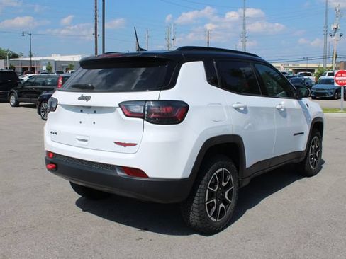 Used 2025 Jeep Compass Trailhawk w/ Trailhawk Elite Group AWD/4WD image 43