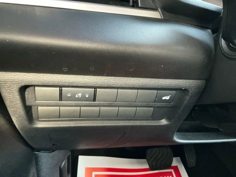 Used 2024 Mitsubishi Outlander SE image 36