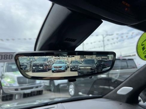 Used 2025 Cadillac XT6 Sport w/ Platinum Package image 5