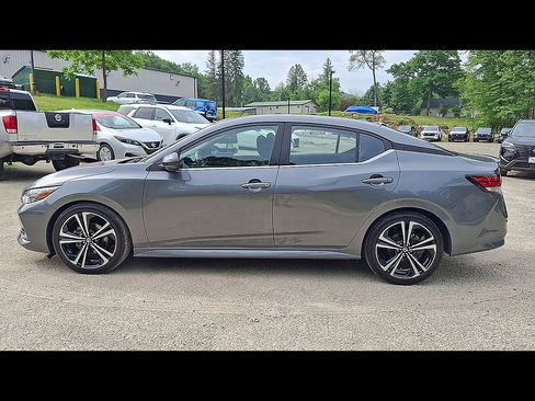 Used 2022 Nissan Sentra SR w/ Electronics Package FWD image 5