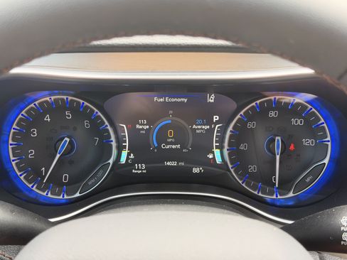 Used 2026 Chrysler Pacifica Pinnacle FWD image 31