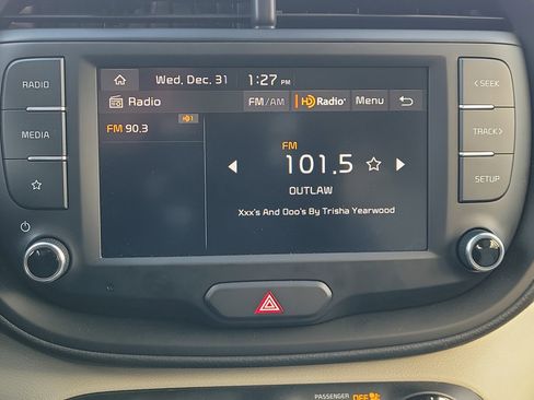 Used 2025 Kia Soul LX w/ LX Technology Package image 25